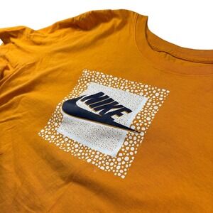 The Nike Tee XL yellow Black Swoosh Graphic sports athletic Streetwear grunge‎